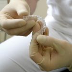 Kunststoffschiene zur Vermeidung von Schnarchen und Zähneknirschen